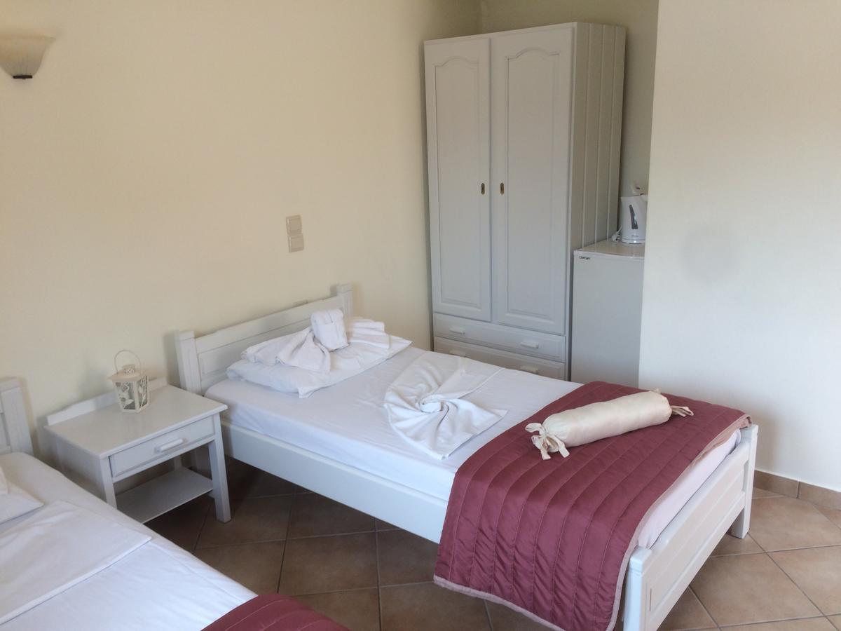 Mavros Molos Beach Rooms Kíssamos Exterior foto