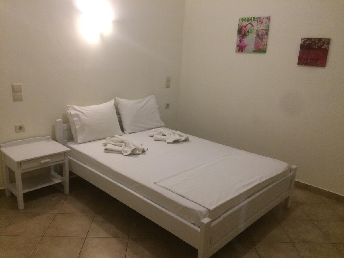 Mavros Molos Beach Rooms Kíssamos Exterior foto