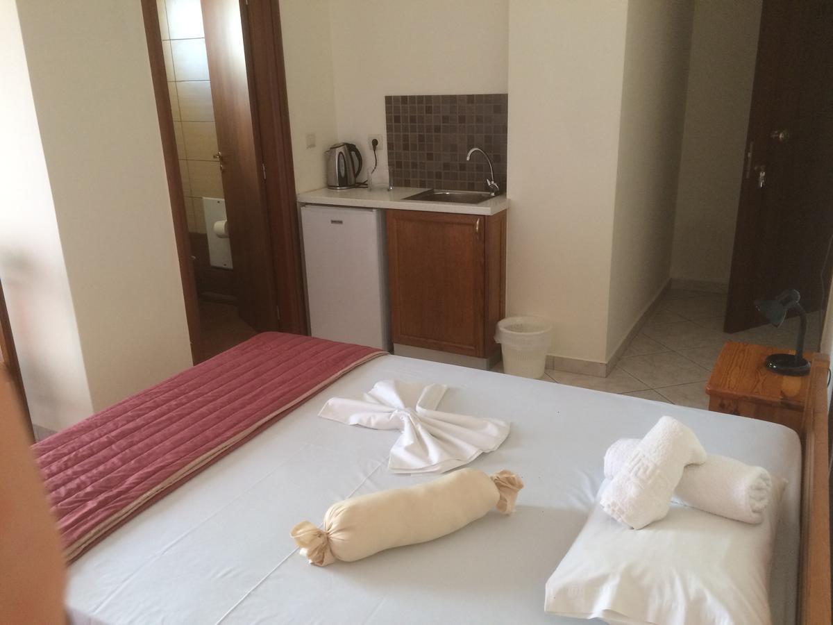 Mavros Molos Beach Rooms Kíssamos Exterior foto